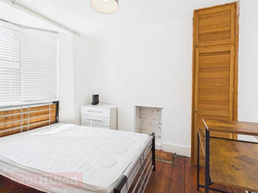 4 bedroom terraced house for rent