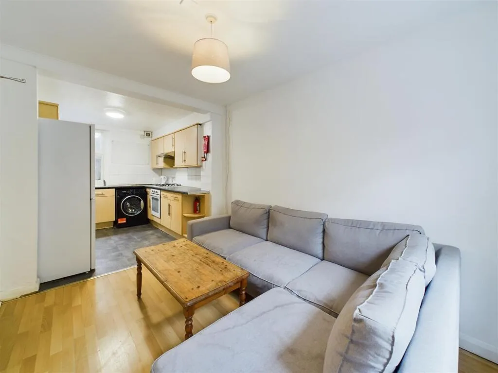 4 bedroom terraced house for rent