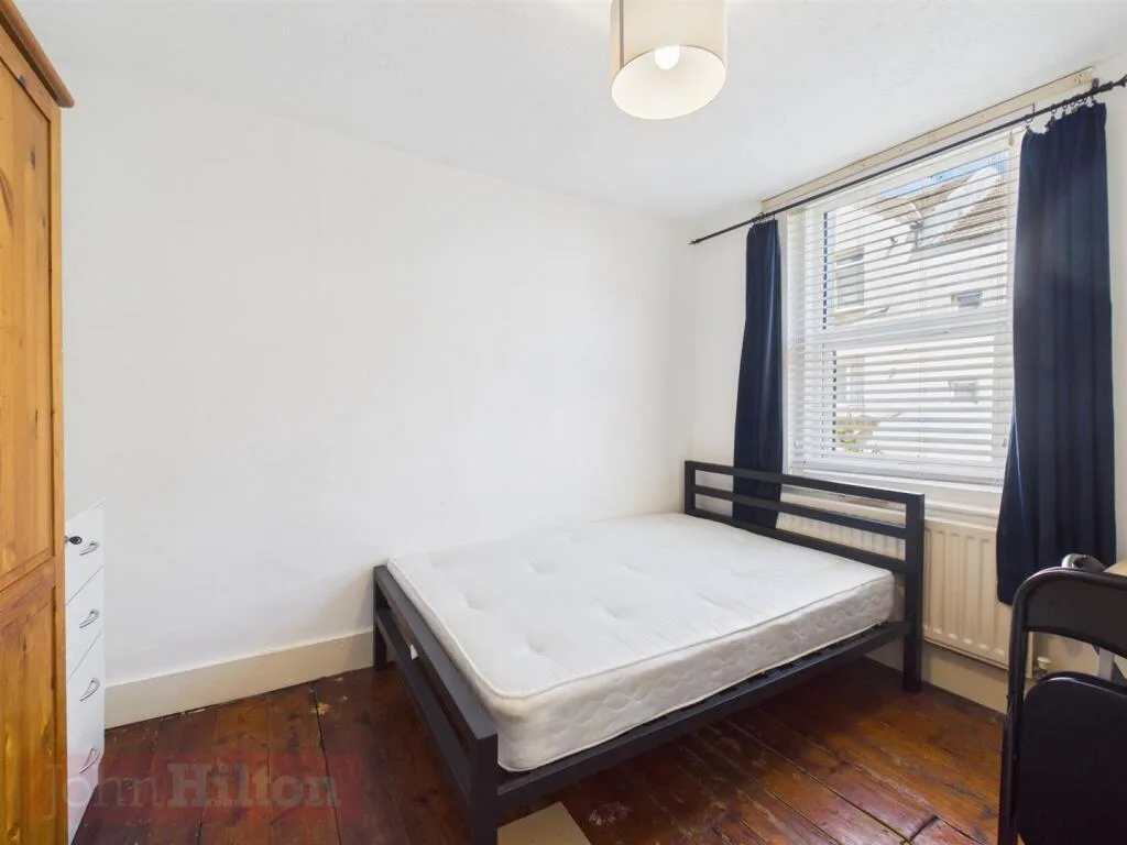 4 bedroom terraced house for rent
