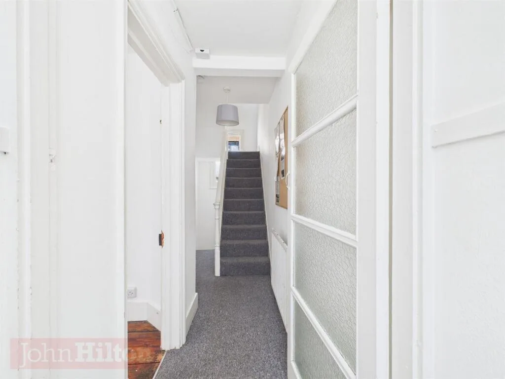4 bedroom terraced house for rent