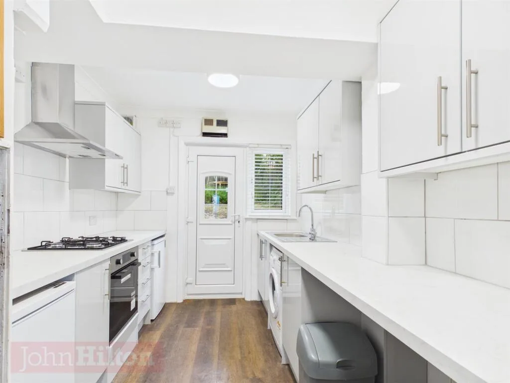 4 bedroom terraced house for rent