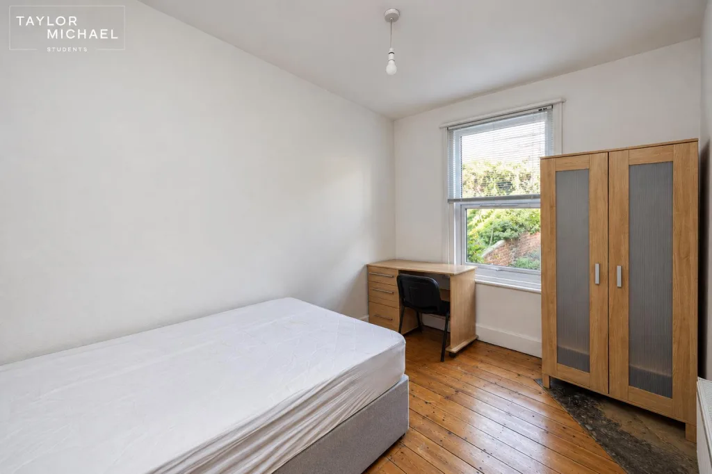 4 bedroom terraced house for rent