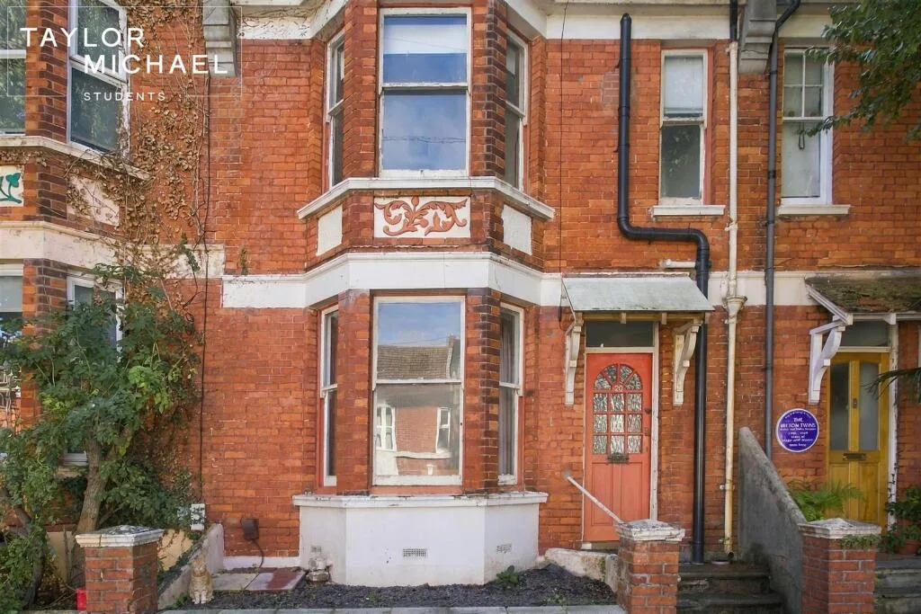 4 bedroom terraced house for rent