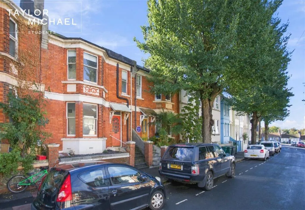 4 bedroom terraced house for rent