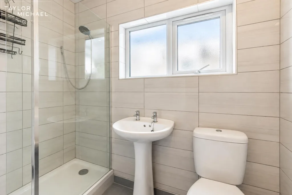6 bedroom terraced house for rent