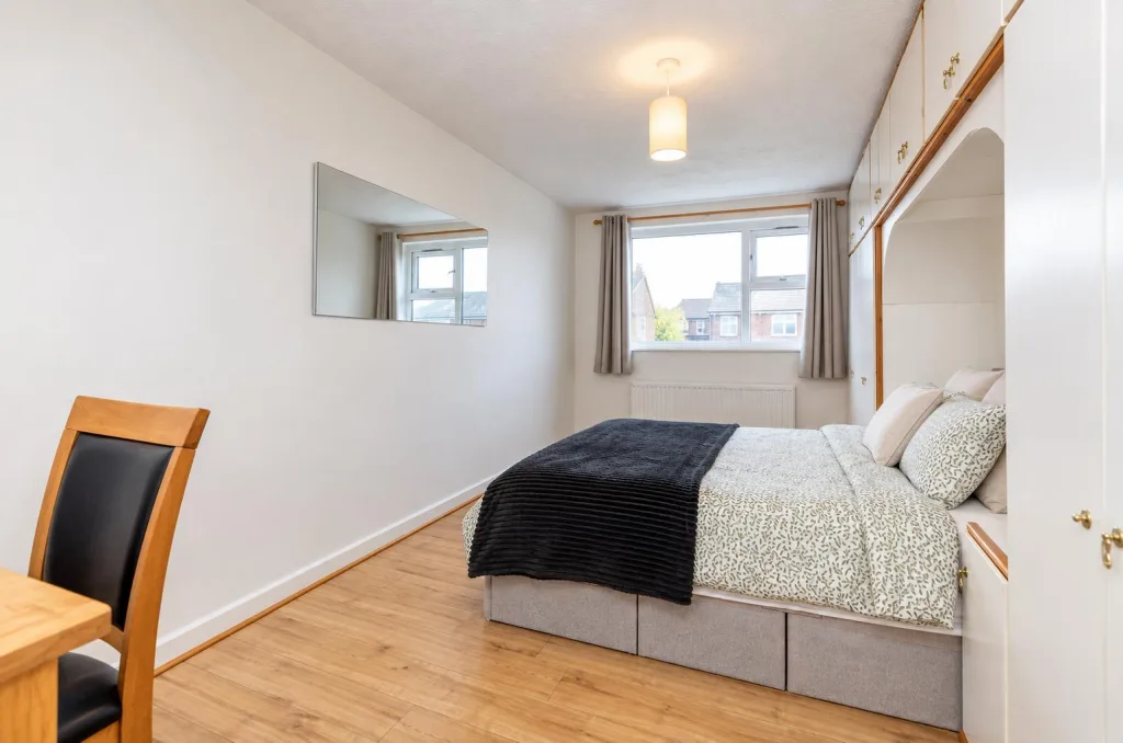 6 bedroom terraced house for rent