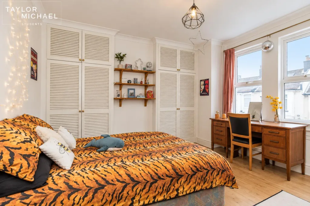 6 bedroom terraced house for rent