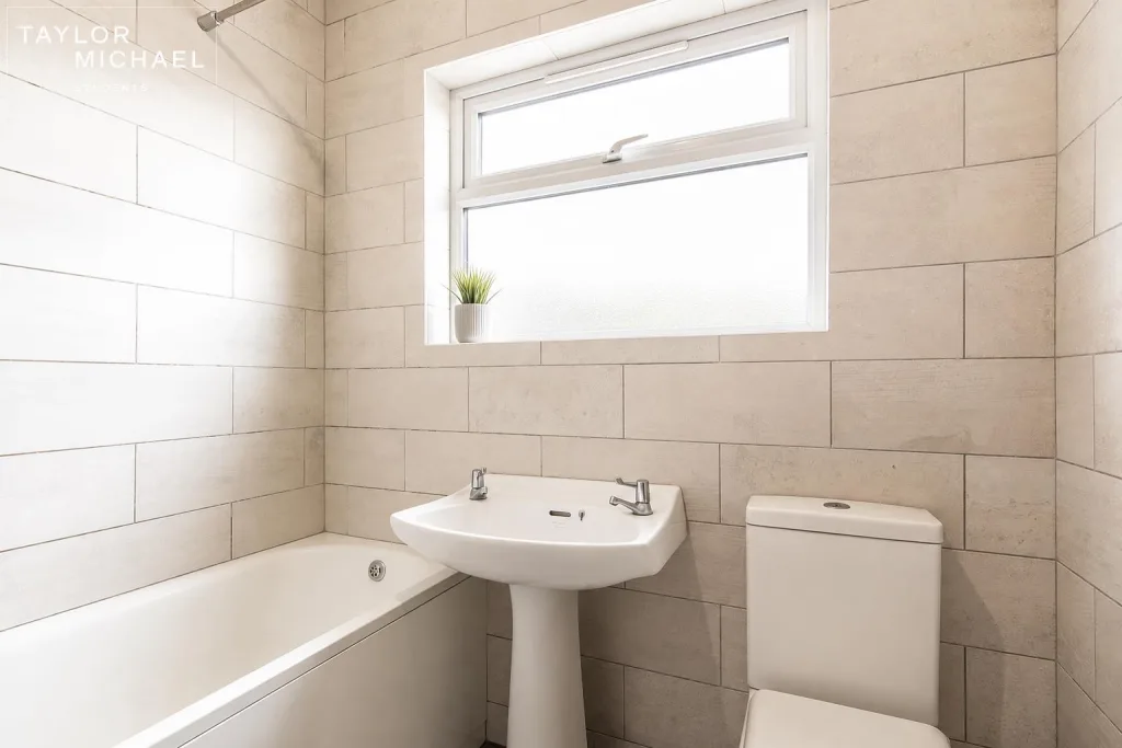 5 bedroom terraced house for rent