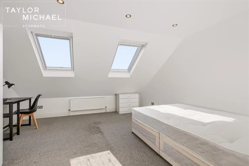 5 bedroom terraced house for rent