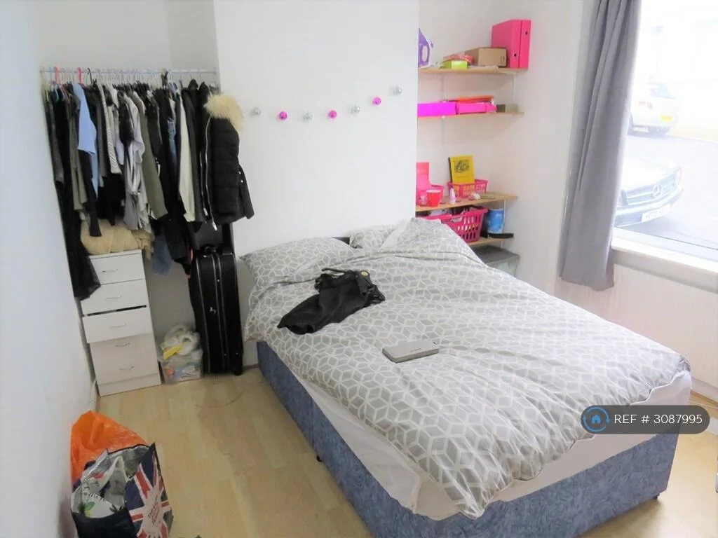 6 bedroom terraced house for rent
