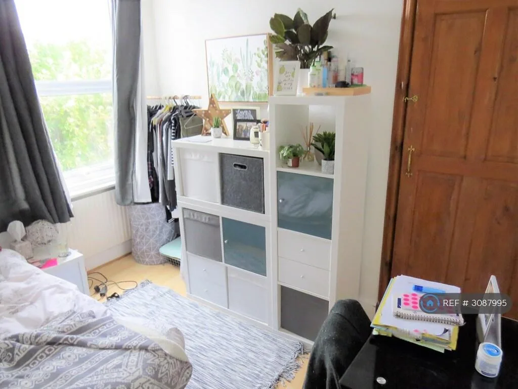 6 bedroom terraced house for rent