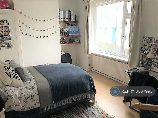 6 bedroom terraced house for rent