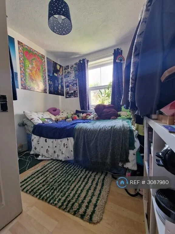 6 bedroom terraced house for rent