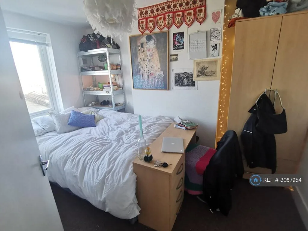 6 bedroom terraced house for rent