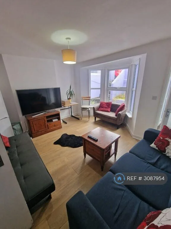 6 bedroom terraced house for rent