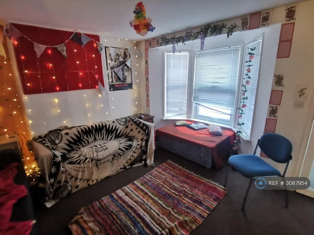 6 bedroom terraced house for rent