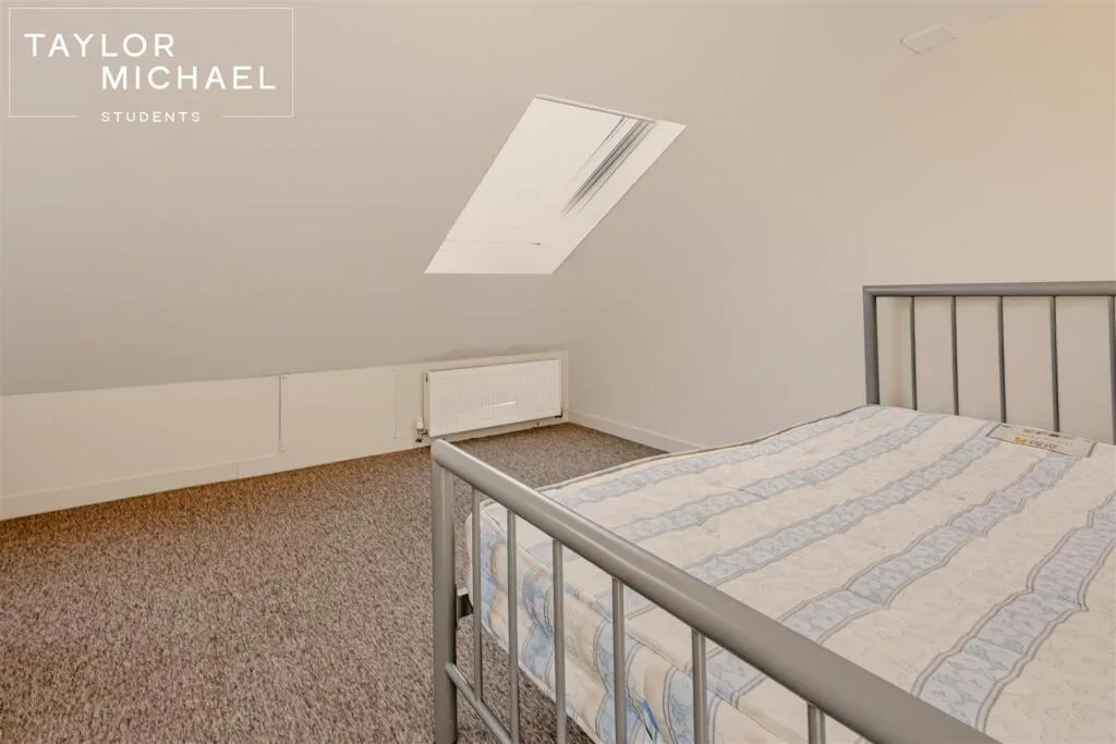 6 bedroom terraced house for rent