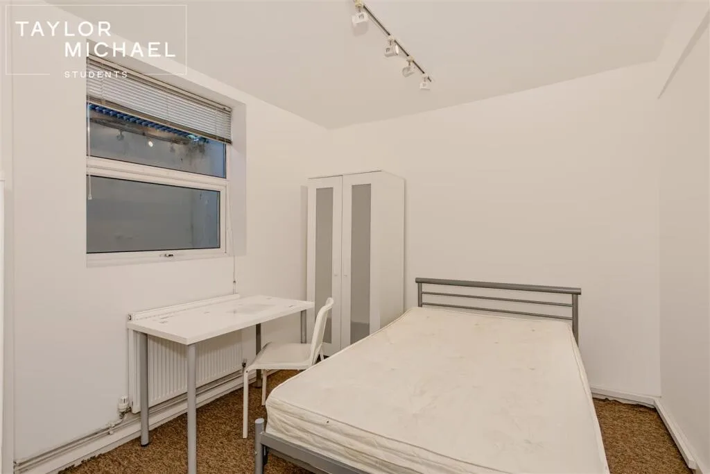 6 bedroom terraced house for rent