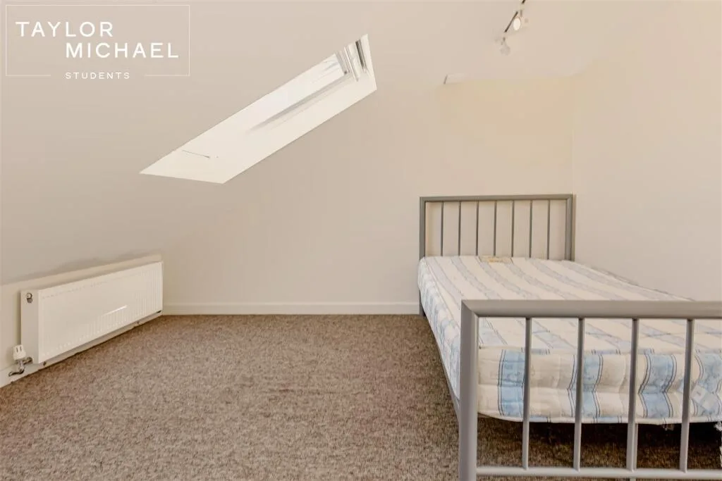 6 bedroom terraced house for rent