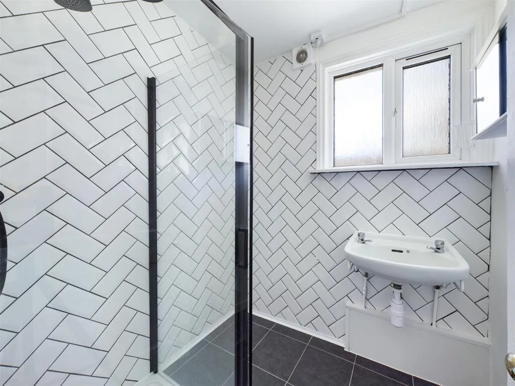 6 bedroom terraced house for rent