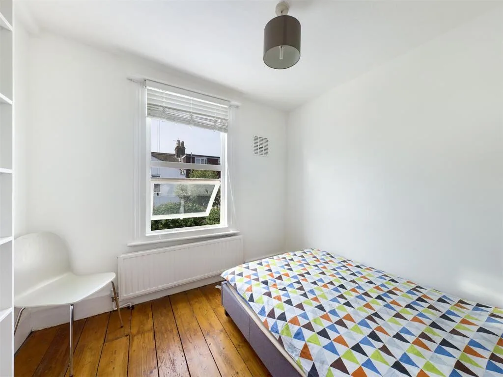6 bedroom terraced house for rent