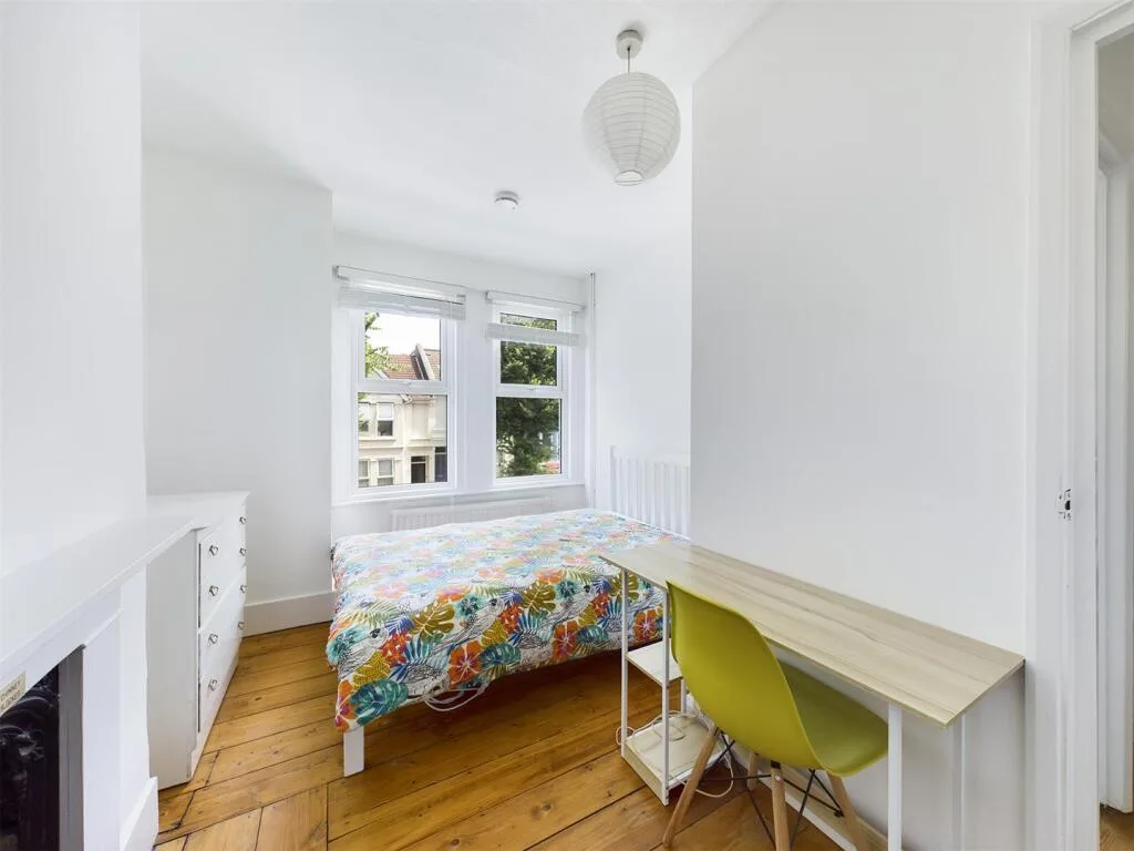 6 bedroom terraced house for rent