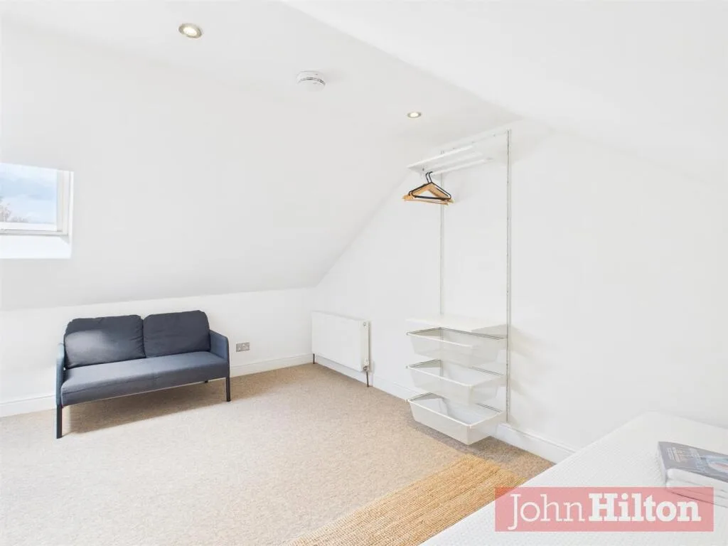 6 bedroom maisonette for rent