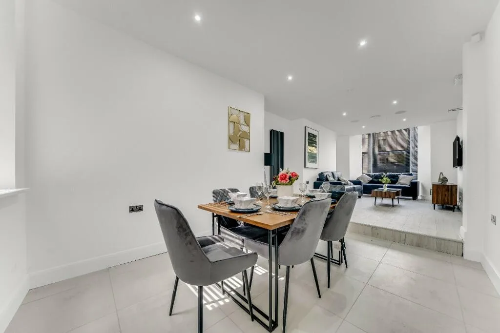 4 bedroom terraced house for rent