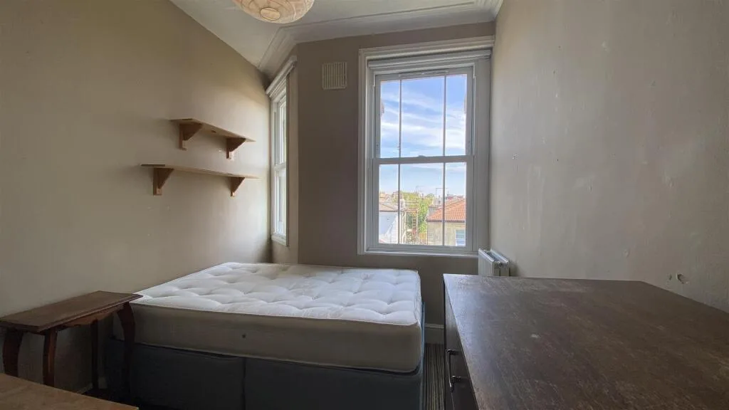 8 bedroom terraced house for rent