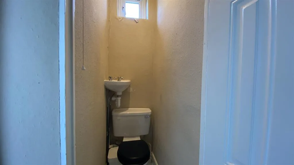 8 bedroom terraced house for rent