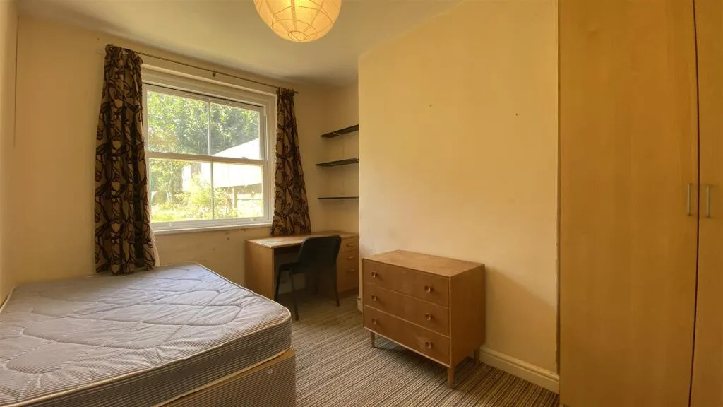 8 bedroom terraced house for rent