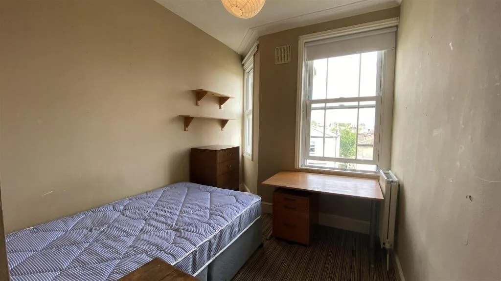 8 bedroom terraced house for rent