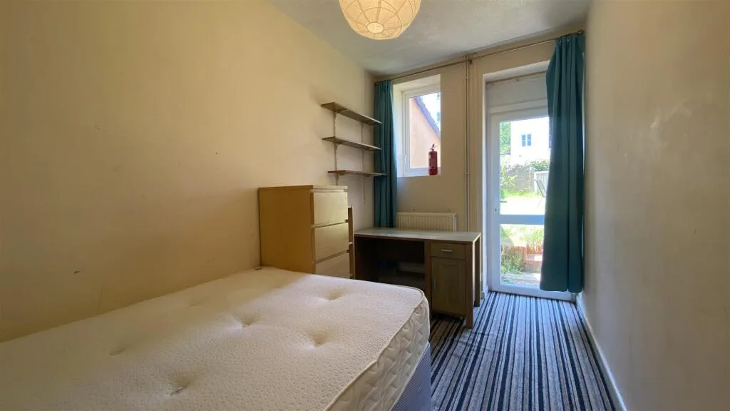 8 bedroom terraced house for rent
