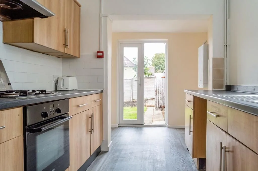4 bedroom semi-detached house for rent