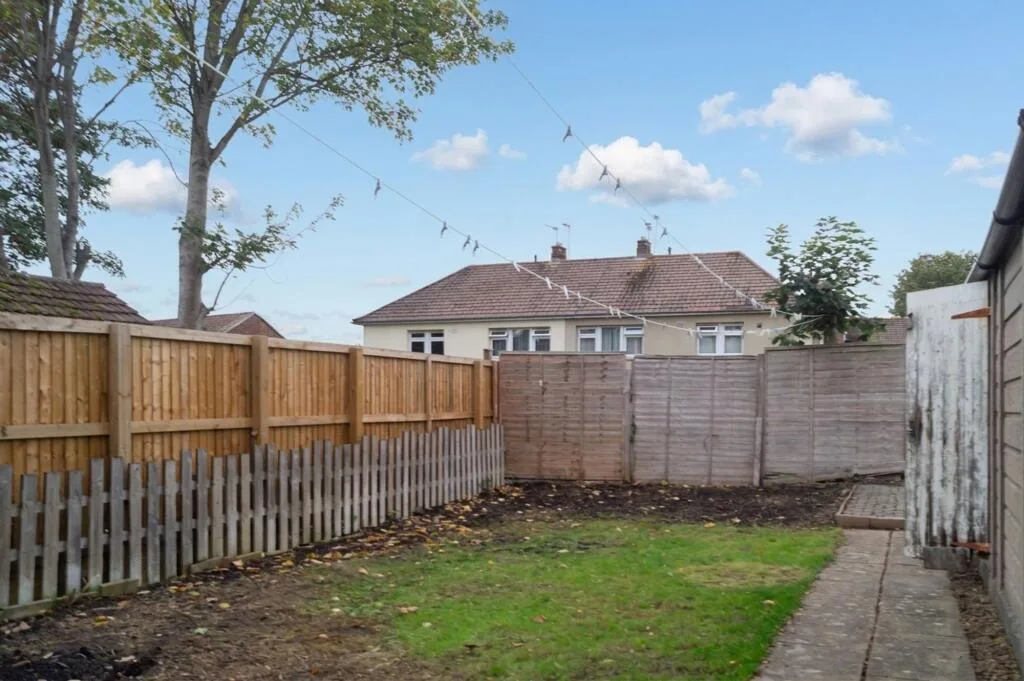 4 bedroom semi-detached house for rent