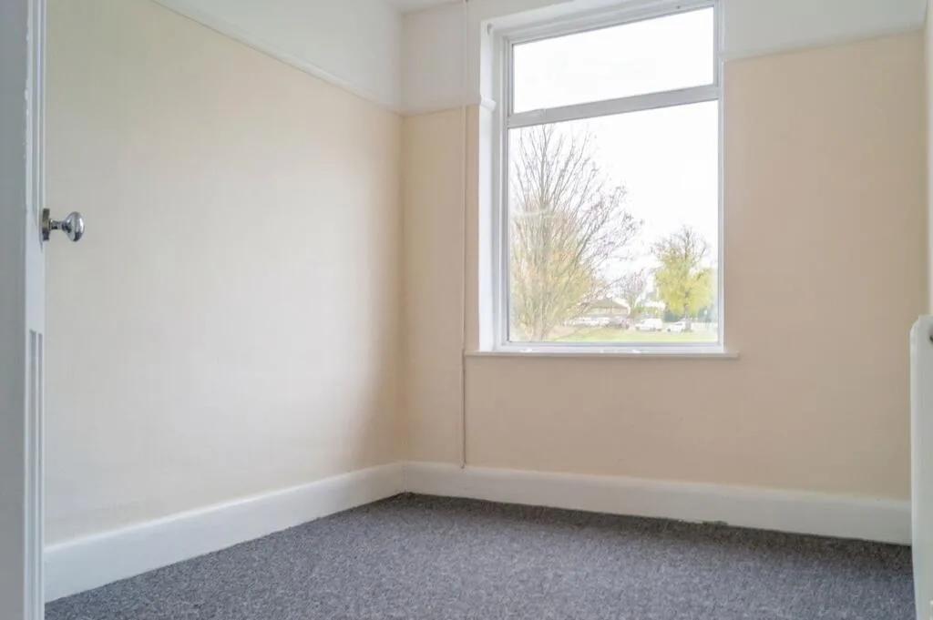 4 bedroom semi-detached house for rent
