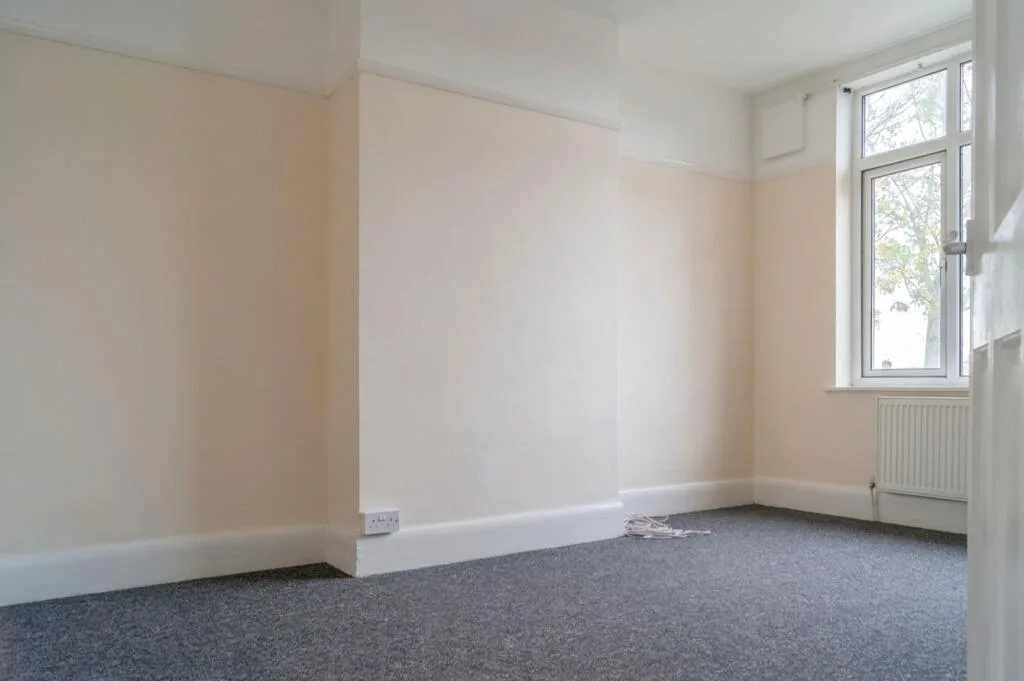 4 bedroom semi-detached house for rent