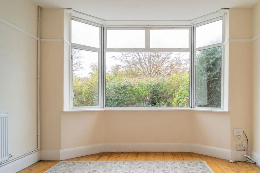 4 bedroom semi-detached house for rent
