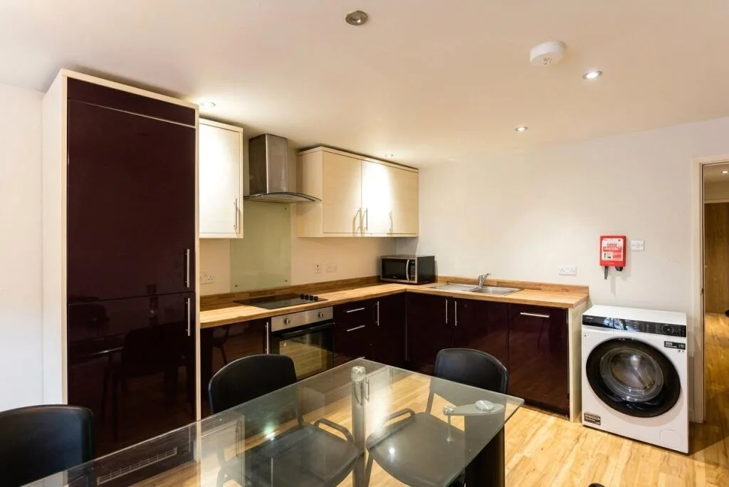6 bedroom apartment for rent