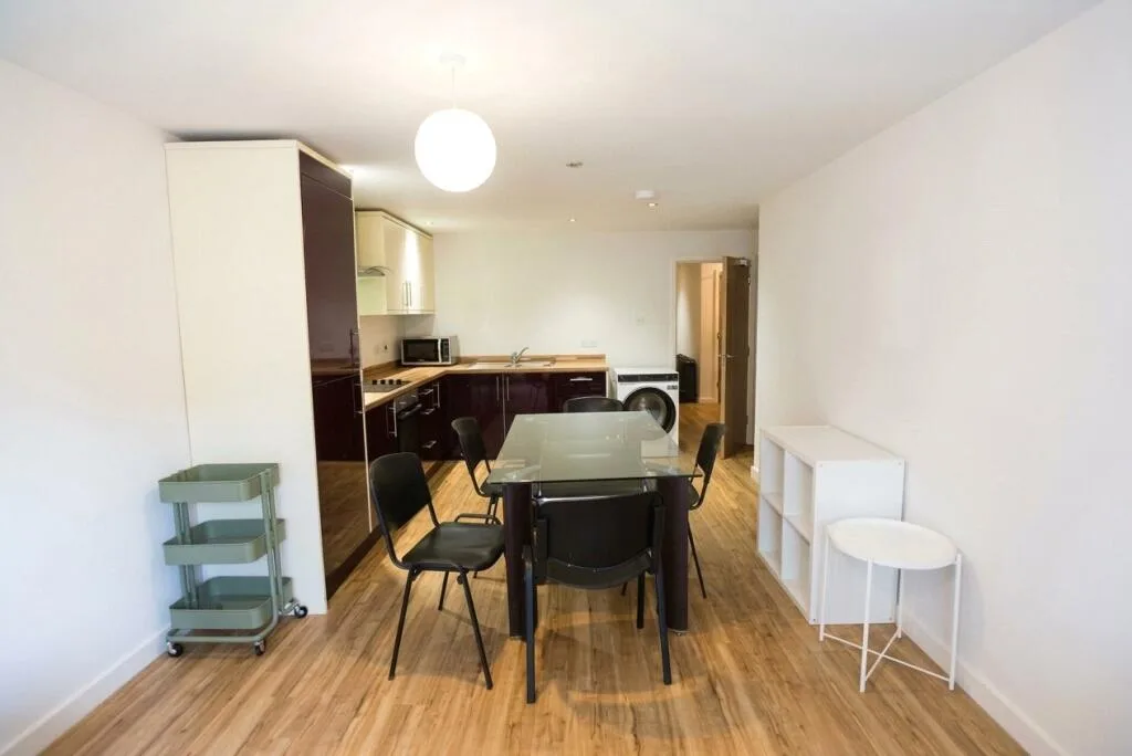6 bedroom apartment for rent
