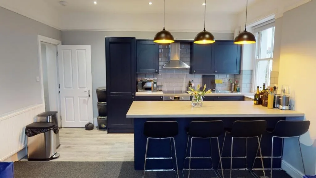 4 bedroom flat for rent