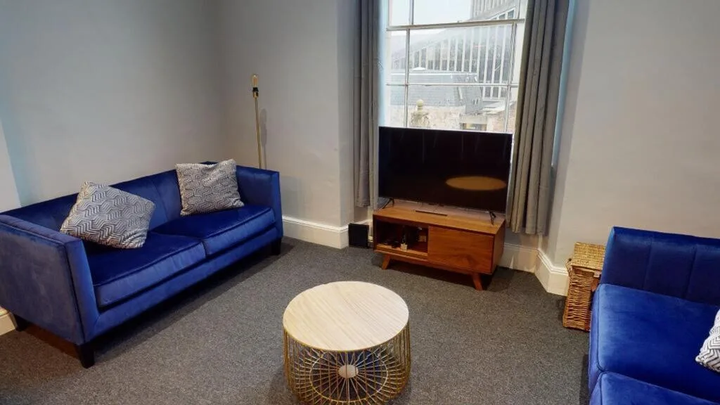 4 bedroom flat for rent