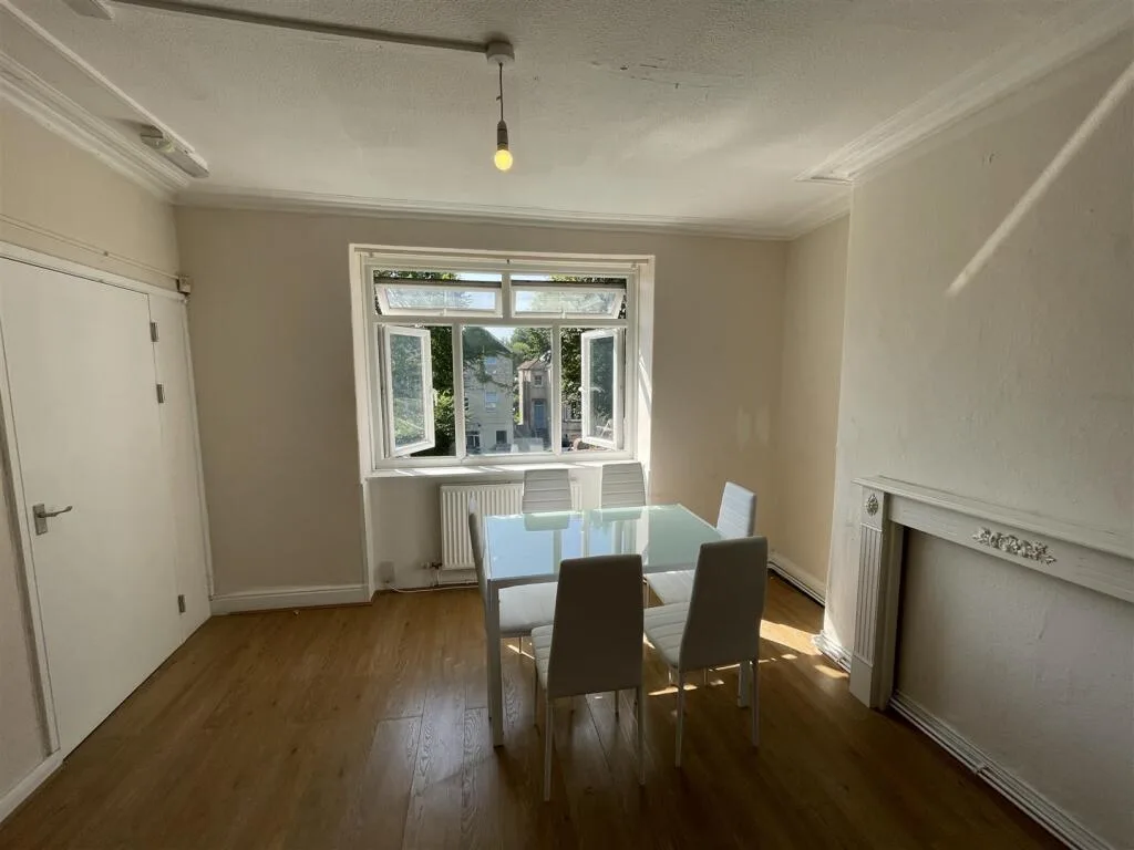 3 bedroom flat for rent
