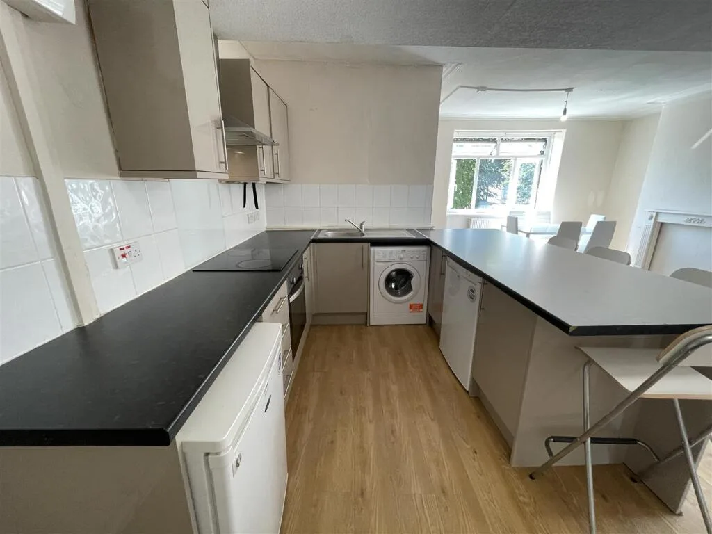 3 bedroom flat for rent