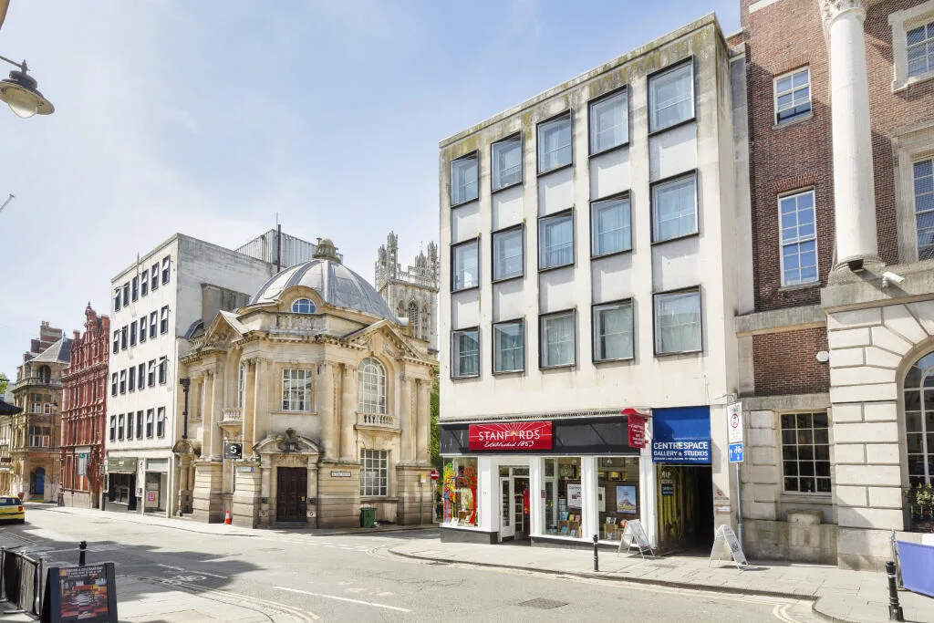 5 bedroom apartment for rent