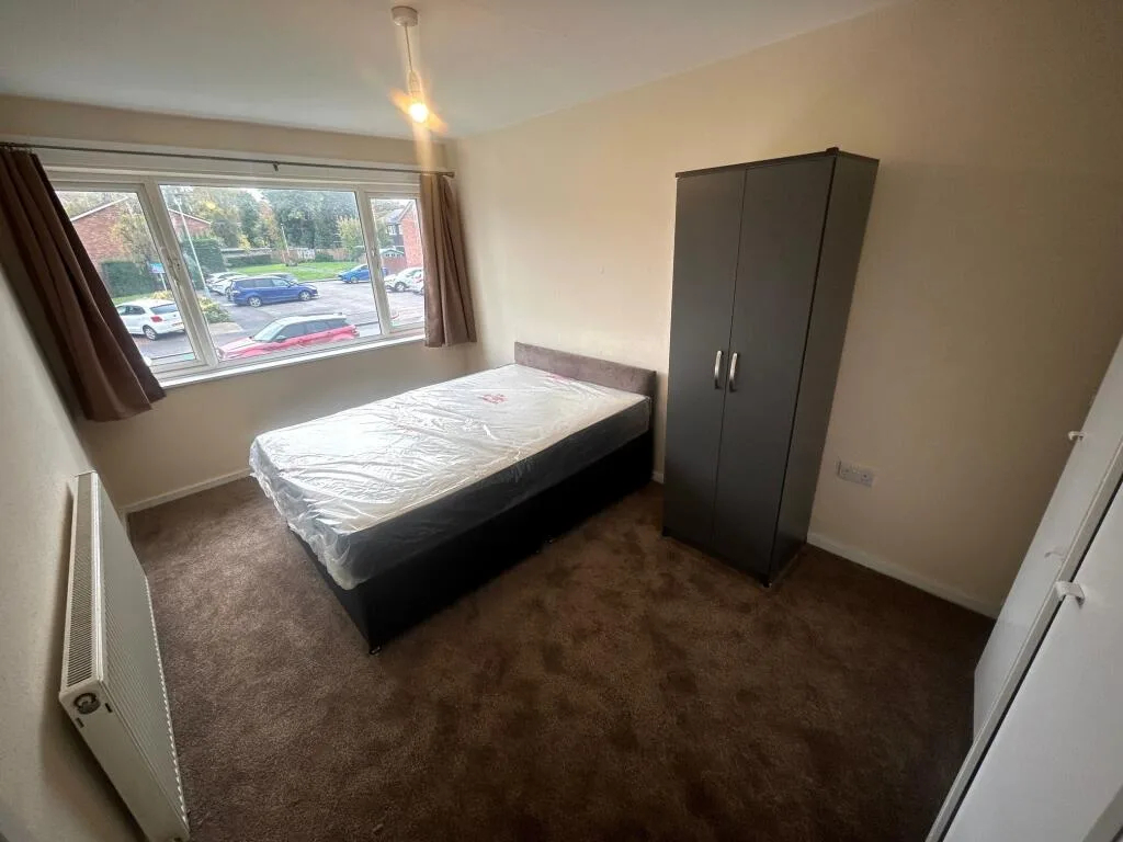 2 bedroom maisonette for rent