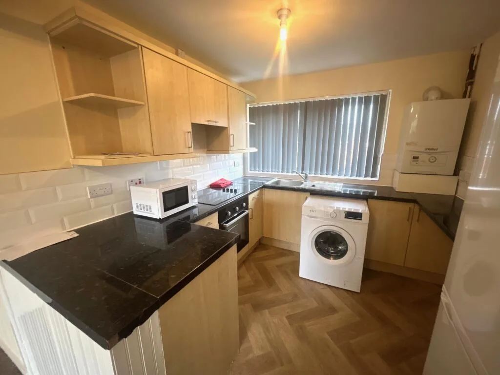 2 bedroom maisonette for rent