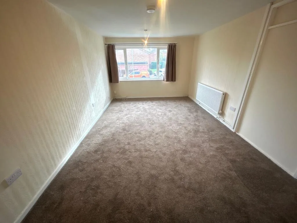 2 bedroom maisonette for rent