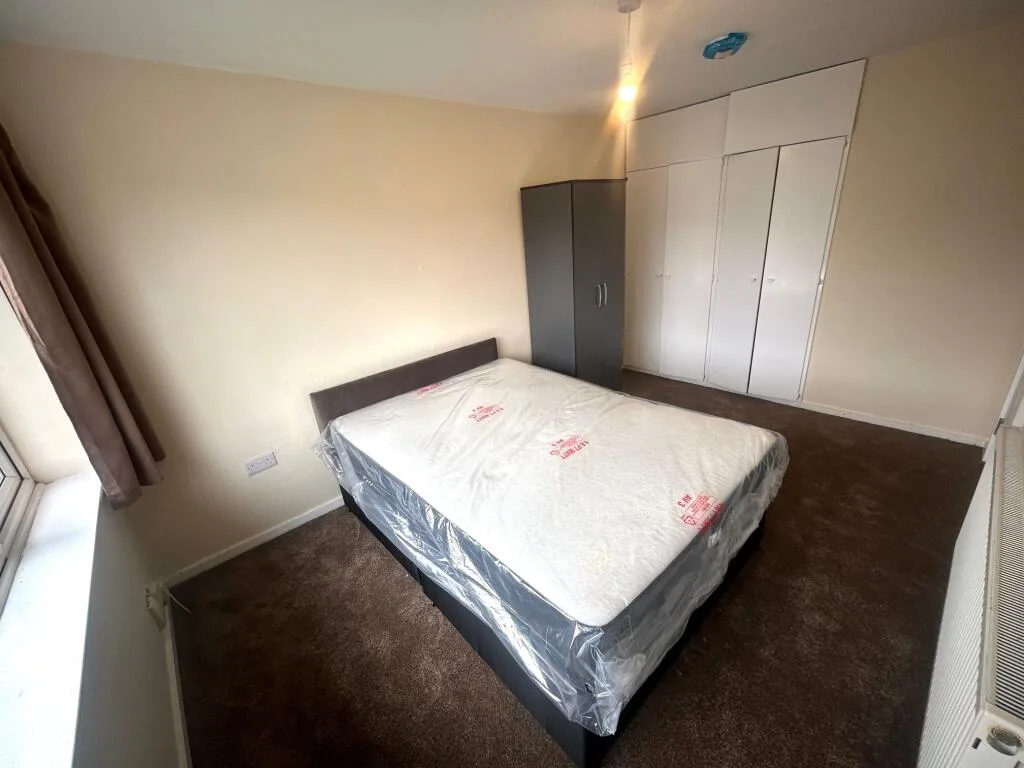 2 bedroom maisonette for rent