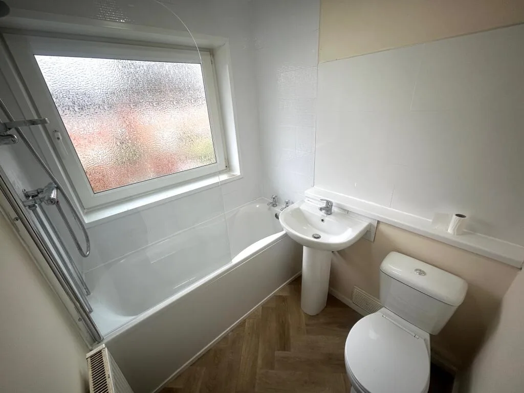 2 bedroom maisonette for rent